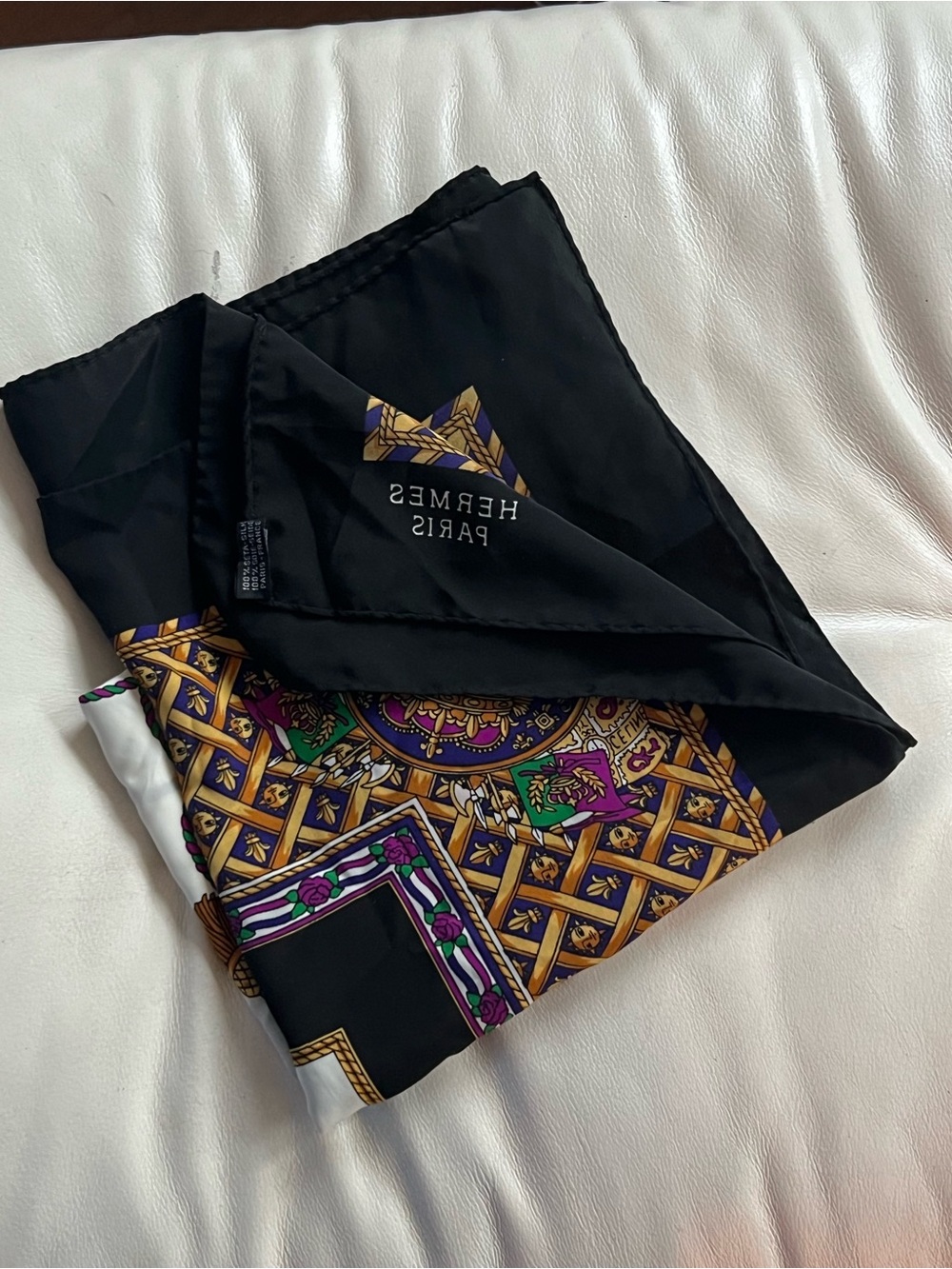 Hermes silk scarf 90 x 90 - Picture 2 of 5
